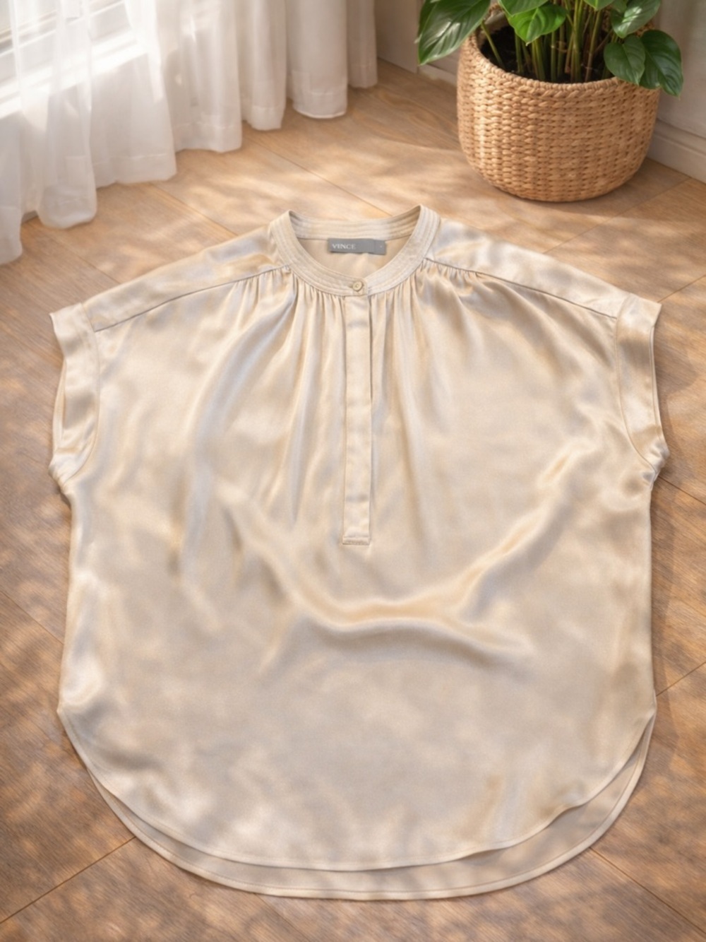 Vince 100% Silk Blouse Cap Sleeve Champagne Minimalist Top Size Small